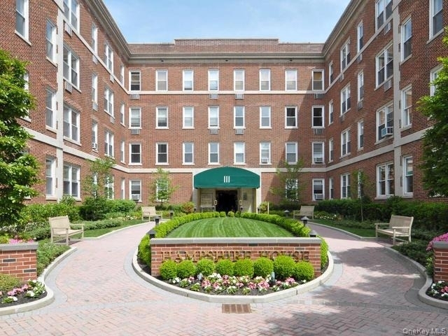 111 7th Street - Photo 1