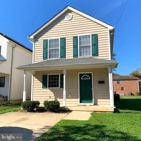 1005 Myrick Street - Photo 1