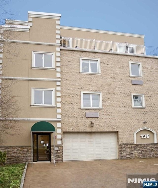 196 Cedar - Photo 1