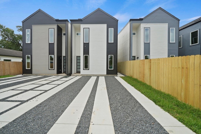 426 Calloway Street - Photo 1