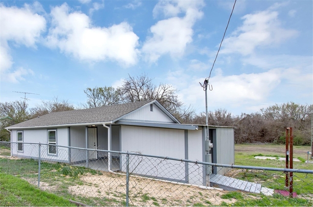 15850 Fm 920 - Photo 1