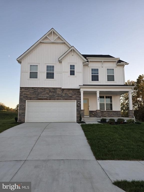 301 Eclipse Street - Photo 1