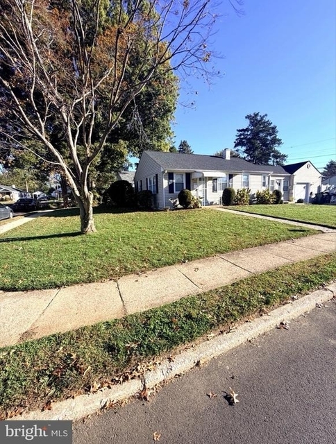 2615 Fernwood Avenue - Photo 1
