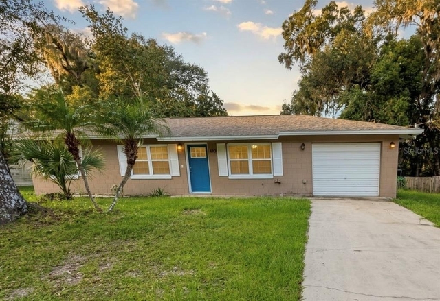 410 Albany Avenue - Photo 1