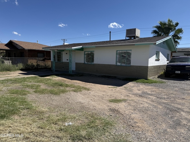 3720 Mountain Avenue W - Photo 1