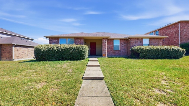 1416 Primrose Lane - Photo 1