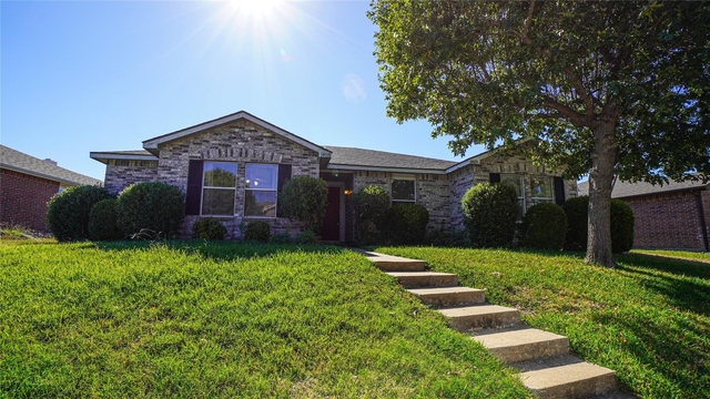 1403 Glenwick Drive - Photo 1