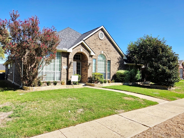 3205 Hamlett Lane - Photo 1