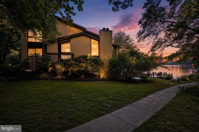 11322 Dockside Circle - Photo 1