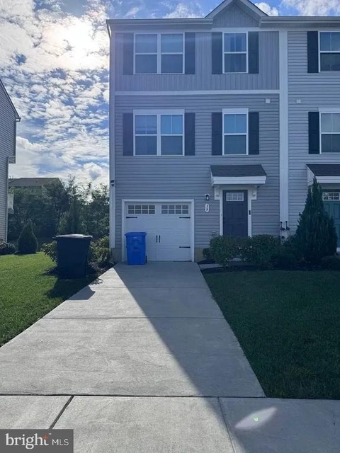 39 F Parsons Boulevard - Photo 1