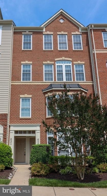 631 Kingfisher Avenue - Photo 1