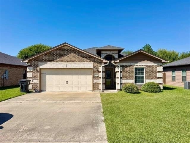 2855 Amber Avenue - Photo 1