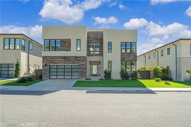 11740 N Hillsborough - Photo 1