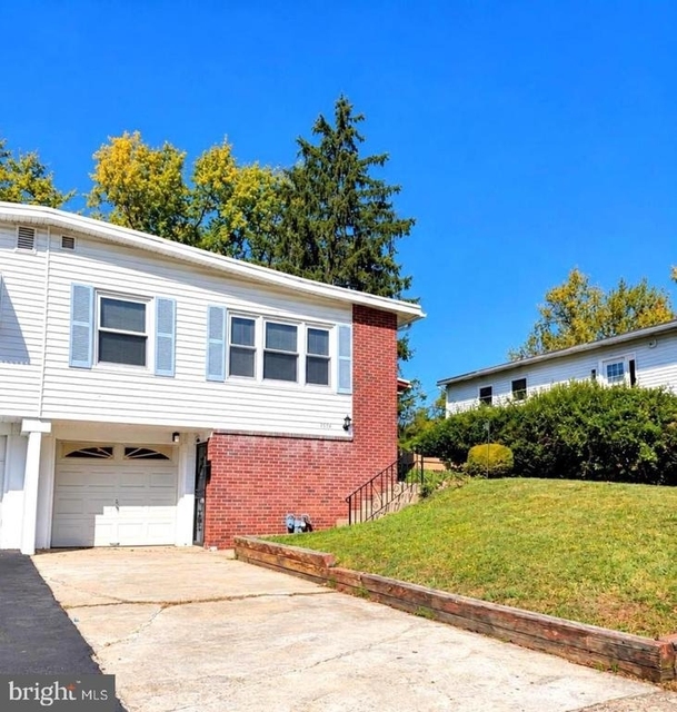 1556 Birchwood Avenue - Photo 1