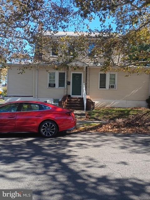 1220 Grant Avenue - Photo 1