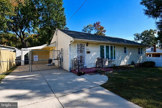 6011 Carter Avenue - Photo 1