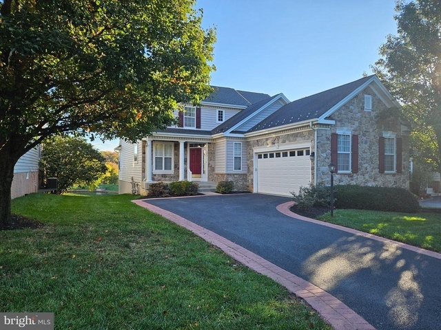 222 Whirlaway Lane - Photo 1