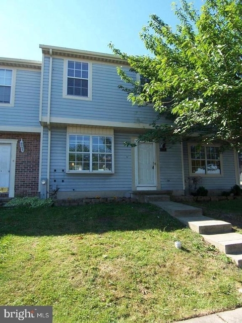 907 Olive Branch Court N - Photo 1