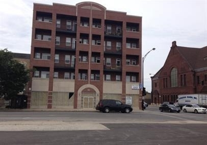 2000 W Warren Boulevard - Photo 1
