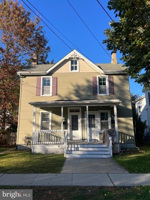 124 Dey Street - Photo 1