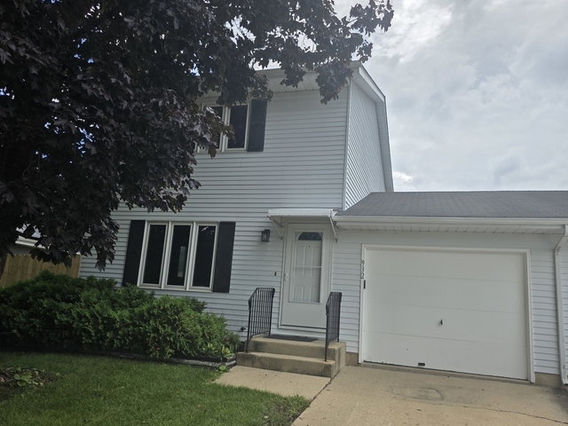 932 Manchester Court - Photo 1