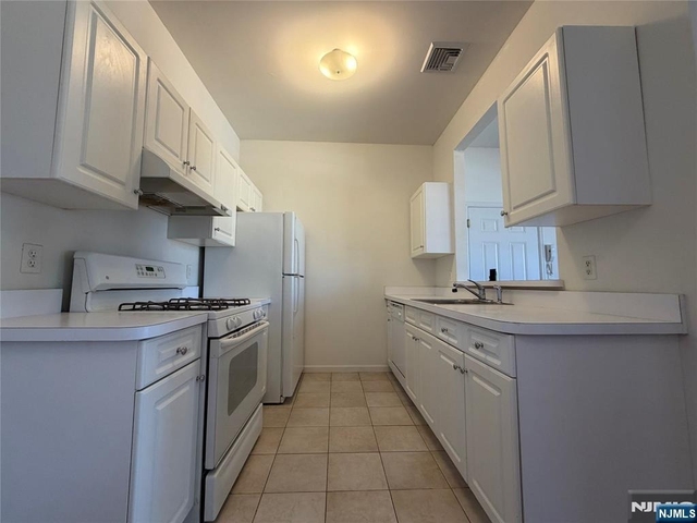 35 Prospect - Photo 1