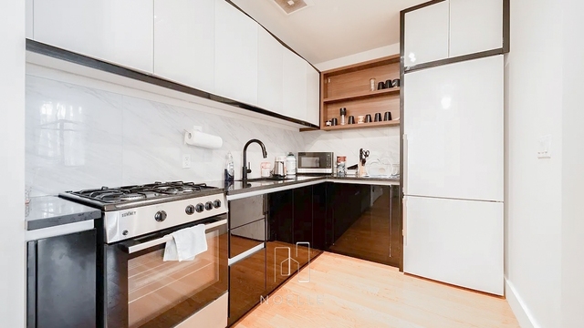 581 Ocean Parkway - Photo 1