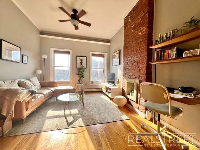 479 Hicks St - Photo 1