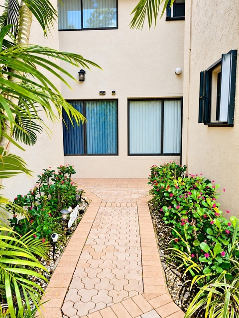 950 Mockingbird Lane - Photo 1
