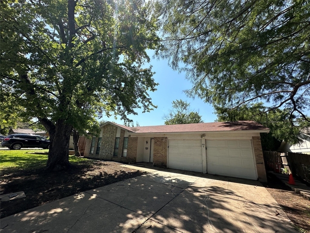 410 E Timberview Lane - Photo 1