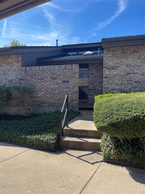 2204 W Park Boulevard - Photo 1