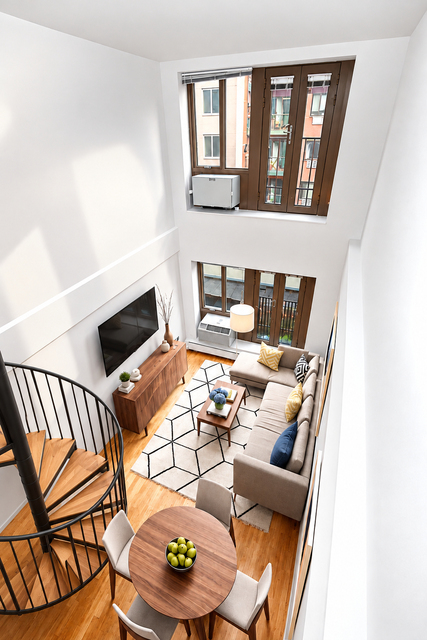 90 Clinton Street - Photo 1