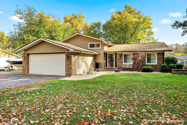 34679 N Hiawatha Trail - Photo 1