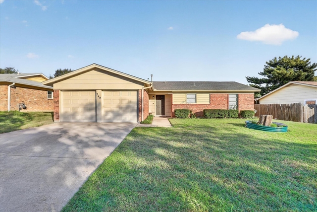 249 E Cunningham Avenue - Photo 1