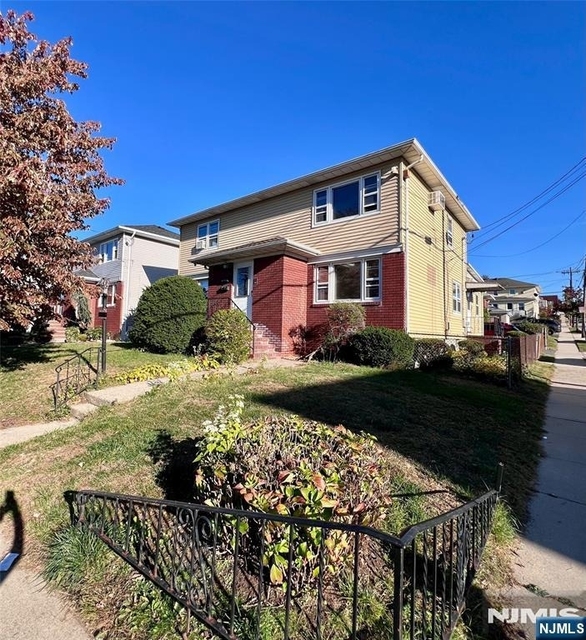 674 10th - Photo 1