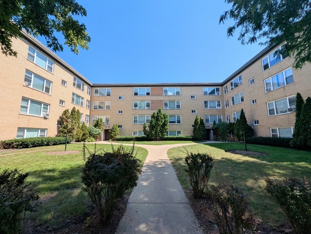 7553 N Bell Avenue - Photo 1