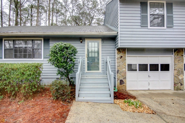 102 Pine Point - Photo 1