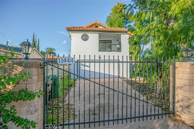 11444 Odessa Avenue - Photo 1