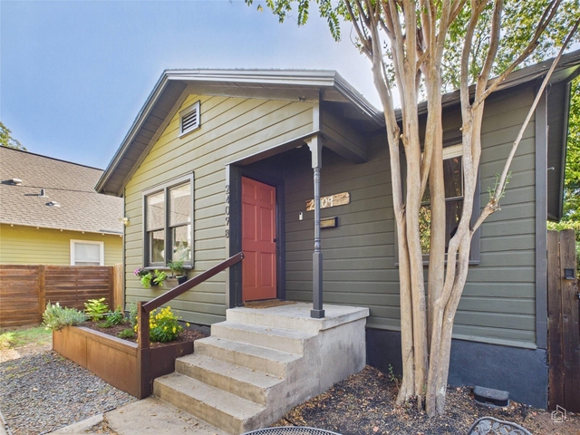 2409 Durwood St - Photo 1